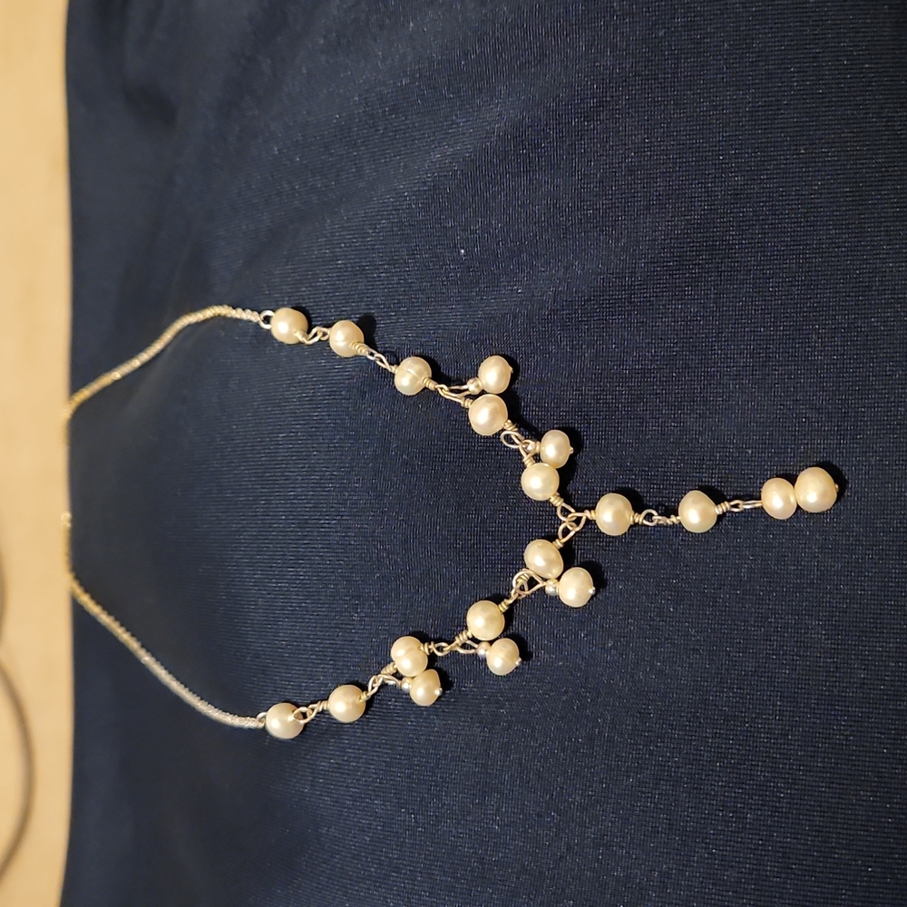 Pearl dangle necklace. 15.5 - 17 in. adjustab…